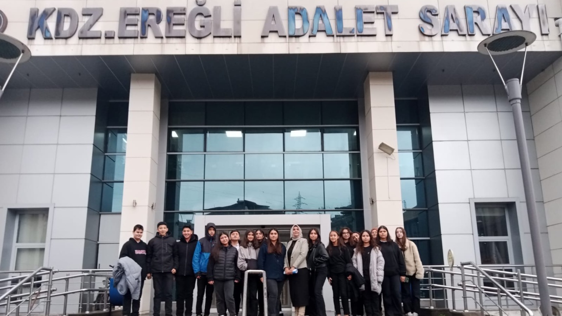 Adalet Alanı ve Büro Yönetimi Alanı Öğrencileri ile Adalet Sarayına Eğitim Gezisi