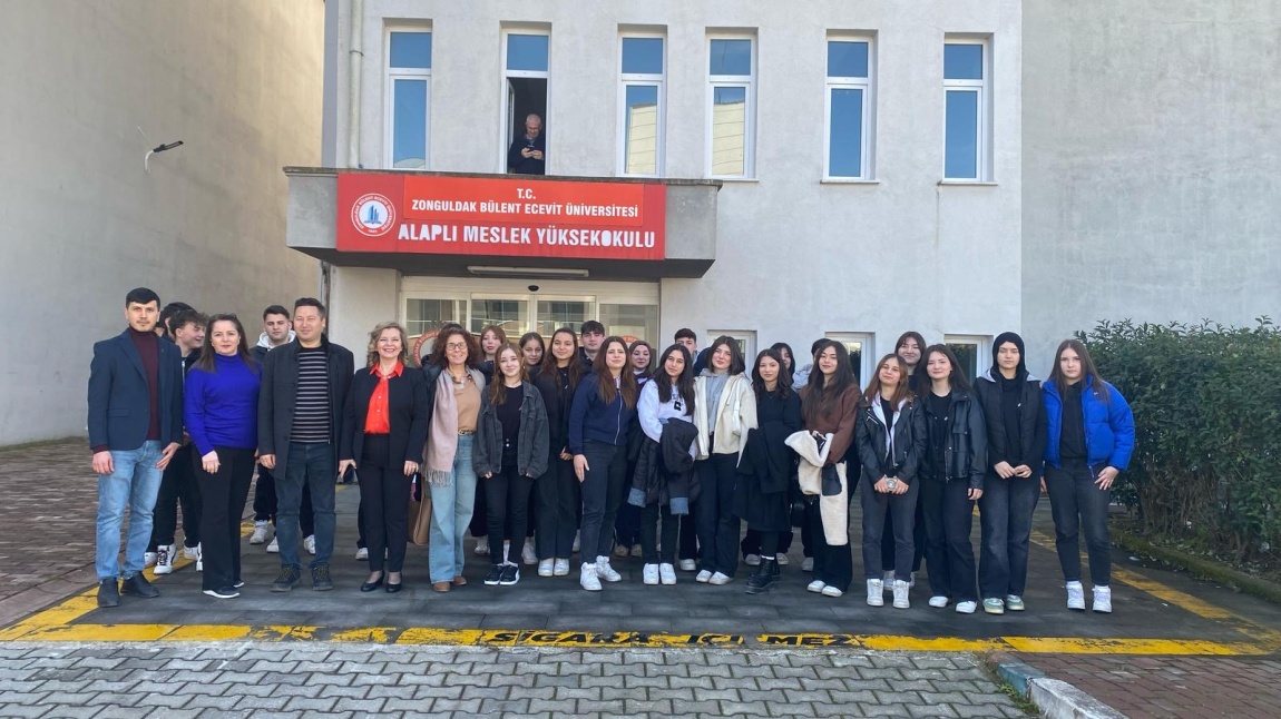 Okulumuz Uzun Mehmet Ticaret  Mesleki ve Teknik Anadolu Lisesi Muhasebe ve Finansman    bölümü öğrencileri Bülent Ecevit Üniversitesi Alaplı Meslek Yüksekokulu'nu ziyaret ettiler.